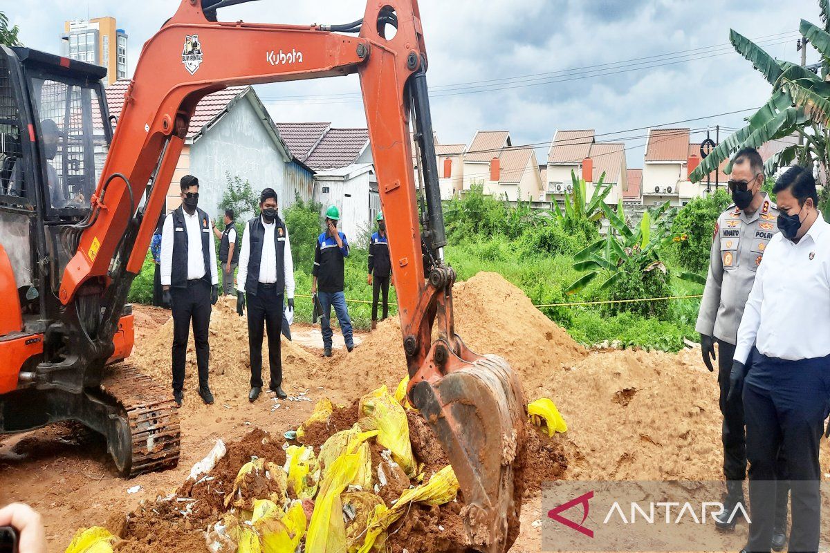 Polda Kalsel gerebek pembuangan limbah medis secara ilegal